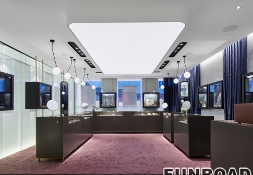 珠宝商店独特的LED灯显示柜台和高金属/木腿