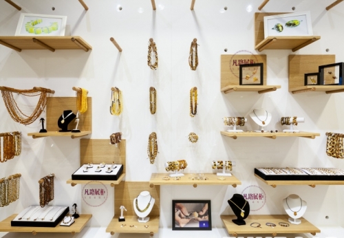 珠宝纪念品店展示柜案例
